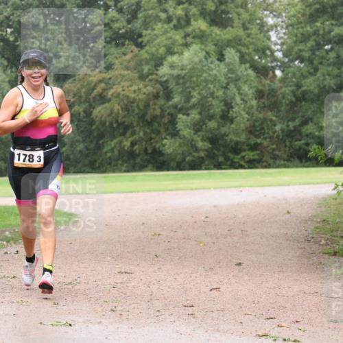 30.08.2026 - Elbe Triathlon Hamburg Antke Förster http://msf.ph/oto/10109307 30.08.2026 15:50:35 Laufen 1783 meine-sportfotos.de