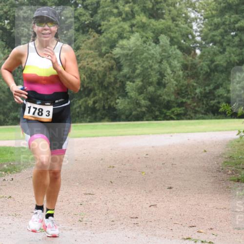 30.08.2026 - Elbe Triathlon Hamburg Antke Förster http://msf.ph/oto/10109309 30.08.2026 15:50:36 Laufen 178, 3 meine-sportfotos.de