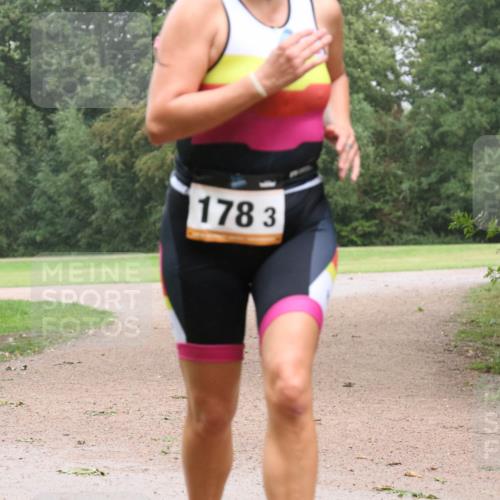 30.08.2026 - Elbe Triathlon Hamburg Antke Förster http://msf.ph/oto/10109313 30.08.2026 15:50:37 Laufen 1783 meine-sportfotos.de