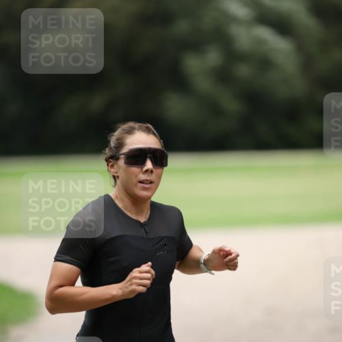 30.08.2026 - Elbe Triathlon Hamburg Antke Förster http://msf.ph/oto/10109322 30.08.2026 15:25:29 Laufen 129 meine-sportfotos.de