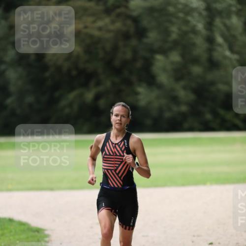 30.08.2026 - Elbe Triathlon Hamburg Antke Förster http://msf.ph/oto/10109326 30.08.2026 15:27:05 Laufen  meine-sportfotos.de
