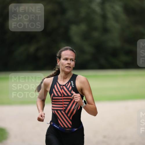 30.08.2026 - Elbe Triathlon Hamburg Antke Förster http://msf.ph/oto/10109332 30.08.2026 15:27:06 Laufen  meine-sportfotos.de