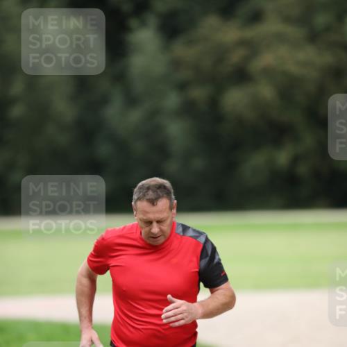 30.08.2026 - Elbe Triathlon Hamburg Antke Förster http://msf.ph/oto/10109344 30.08.2026 15:29:43 Laufen 1602 meine-sportfotos.de
