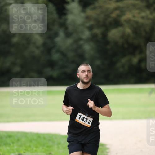 30.08.2026 - Elbe Triathlon Hamburg Antke Förster http://msf.ph/oto/10109366 30.08.2026 15:31:03 Laufen 1432 meine-sportfotos.de