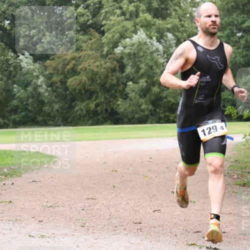 30.08.2026 - Elbe Triathlon Hamburg Antke Förster http://msf.ph/oto/10109371 30.08.2026 15:54:25 Laufen 129 meine-sportfotos.de