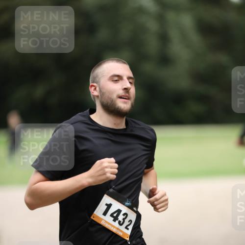 30.08.2026 - Elbe Triathlon Hamburg Antke Förster http://msf.ph/oto/10109372 30.08.2026 15:31:05 Laufen 1432 meine-sportfotos.de