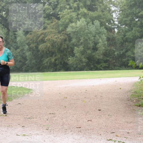 30.08.2026 - Elbe Triathlon Hamburg Antke Förster http://msf.ph/oto/10109381 30.08.2026 15:57:07 Laufen 03 meine-sportfotos.de