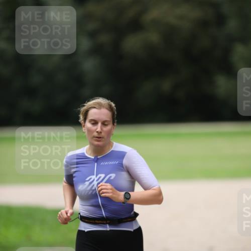 30.08.2026 - Elbe Triathlon Hamburg Antke Förster http://msf.ph/oto/10109382 30.08.2026 15:32:37 Laufen 750831 meine-sportfotos.de