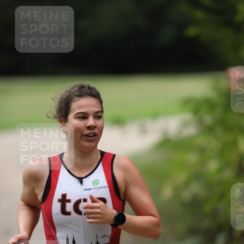 30.08.2026 - Elbe Triathlon Hamburg Antke Förster http://msf.ph/oto/10109398 30.08.2026 15:33:04 Laufen  meine-sportfotos.de