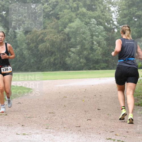 30.08.2026 - Elbe Triathlon Hamburg Antke Förster http://msf.ph/oto/10109421 30.08.2026 15:59:58 Laufen 136, 2 meine-sportfotos.de