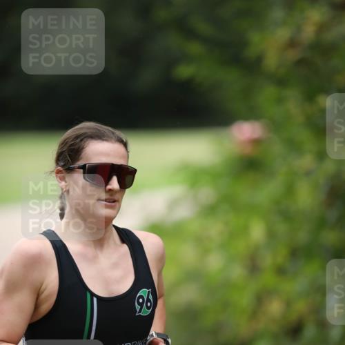 30.08.2026 - Elbe Triathlon Hamburg Antke Förster http://msf.ph/oto/10109422 30.08.2026 15:37:12 Laufen 96, 9, 96, 998, 2599 meine-sportfotos.de