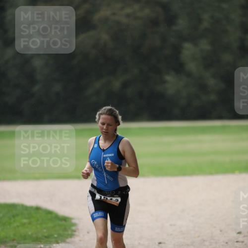 30.08.2026 - Elbe Triathlon Hamburg Antke Förster http://msf.ph/oto/10109436 30.08.2026 15:39:26 Laufen 15533 meine-sportfotos.de