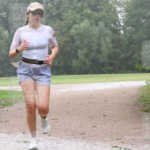30.08.2026 - Elbe Triathlon Hamburg Antke Förster http://msf.ph/oto/10109437 30.08.2026 16:01:39 Laufen 177, 3 meine-sportfotos.de