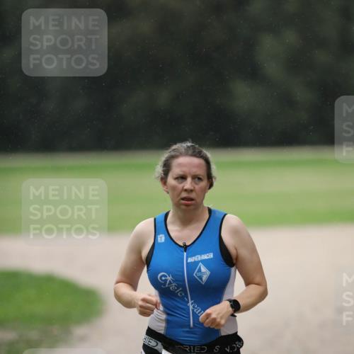 30.08.2026 - Elbe Triathlon Hamburg Antke Förster http://msf.ph/oto/10109442 30.08.2026 15:39:28 Laufen 153 meine-sportfotos.de