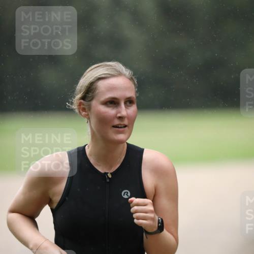 30.08.2026 - Elbe Triathlon Hamburg Antke Förster http://msf.ph/oto/10109470 30.08.2026 15:39:51 Laufen 1403, 9 meine-sportfotos.de