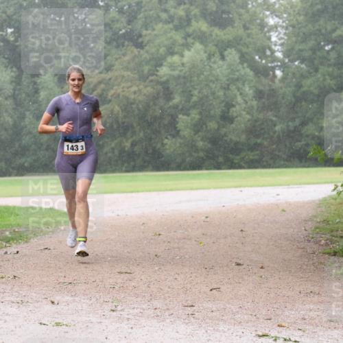 30.08.2026 - Elbe Triathlon Hamburg Antke Förster http://msf.ph/oto/10109481 30.08.2026 16:07:07 Laufen 143, 3 meine-sportfotos.de