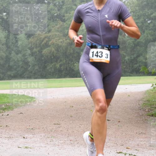 30.08.2026 - Elbe Triathlon Hamburg Antke Förster http://msf.ph/oto/10109489 30.08.2026 16:07:10 Laufen 143, 3 meine-sportfotos.de