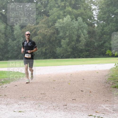 30.08.2026 - Elbe Triathlon Hamburg Antke Förster http://msf.ph/oto/10109501 30.08.2026 16:09:21 Laufen 1754 meine-sportfotos.de