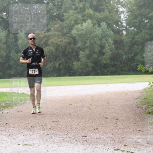 30.08.2026 - Elbe Triathlon Hamburg Antke Förster http://msf.ph/oto/10109503 30.08.2026 16:09:22 Laufen 175, 4 meine-sportfotos.de