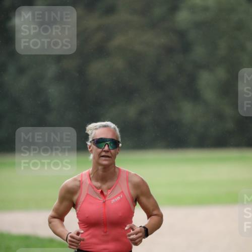 30.08.2026 - Elbe Triathlon Hamburg Antke Förster http://msf.ph/oto/10109504 30.08.2026 15:41:25 Laufen 152, 3, 2, 1 meine-sportfotos.de