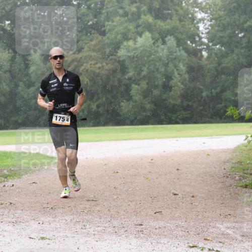 30.08.2026 - Elbe Triathlon Hamburg Antke Förster http://msf.ph/oto/10109505 30.08.2026 16:09:22 Laufen 1754 meine-sportfotos.de