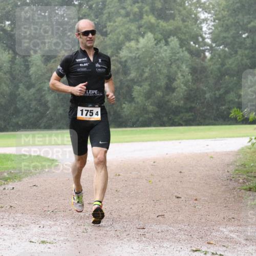 30.08.2026 - Elbe Triathlon Hamburg Antke Förster http://msf.ph/oto/10109507 30.08.2026 16:09:23 Laufen 1754 meine-sportfotos.de