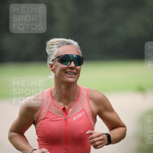 30.08.2026 - Elbe Triathlon Hamburg Antke Förster http://msf.ph/oto/10109508 30.08.2026 15:41:26 Laufen 152, 3 meine-sportfotos.de