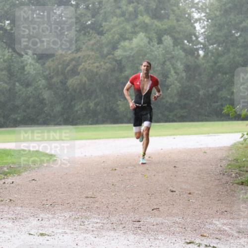 30.08.2026 - Elbe Triathlon Hamburg Antke Förster http://msf.ph/oto/10109513 30.08.2026 16:10:09 Laufen  meine-sportfotos.de