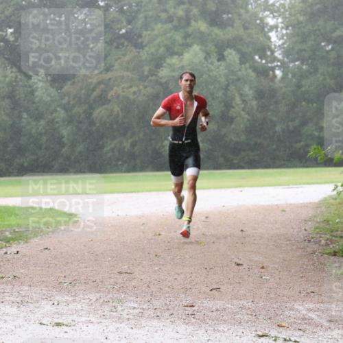 30.08.2026 - Elbe Triathlon Hamburg Antke Förster http://msf.ph/oto/10109515 30.08.2026 16:10:09 Laufen  meine-sportfotos.de