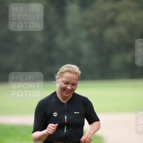 30.08.2026 - Elbe Triathlon Hamburg Antke Förster http://msf.ph/oto/10109516 30.08.2026 15:41:49 Laufen  meine-sportfotos.de