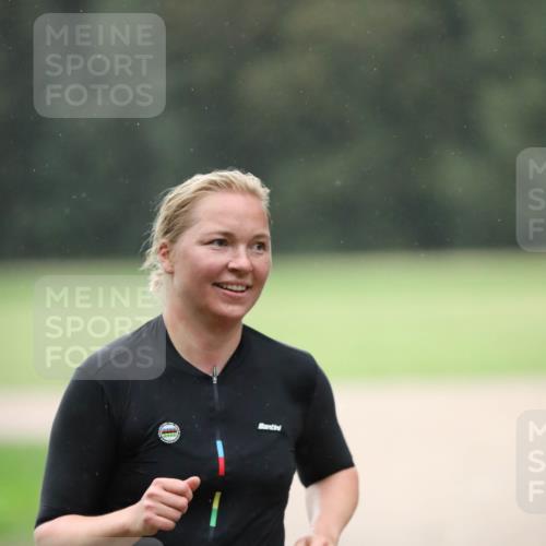 30.08.2026 - Elbe Triathlon Hamburg Antke Förster http://msf.ph/oto/10109518 30.08.2026 15:41:50 Laufen  meine-sportfotos.de