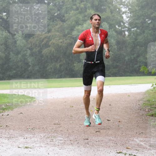 30.08.2026 - Elbe Triathlon Hamburg Antke Förster http://msf.ph/oto/10109519 30.08.2026 16:10:10 Laufen  meine-sportfotos.de