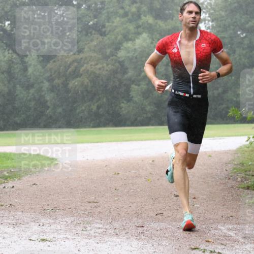 30.08.2026 - Elbe Triathlon Hamburg Antke Förster http://msf.ph/oto/10109521 30.08.2026 16:10:11 Laufen  meine-sportfotos.de
