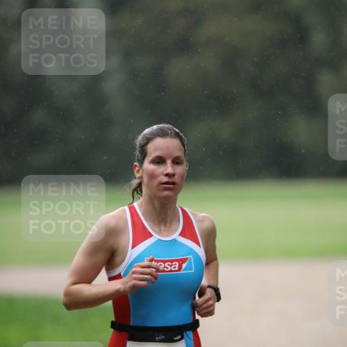 30.08.2026 - Elbe Triathlon Hamburg Antke Förster http://msf.ph/oto/10109552 30.08.2026 15:43:08 Laufen 135, 3, 4 meine-sportfotos.de