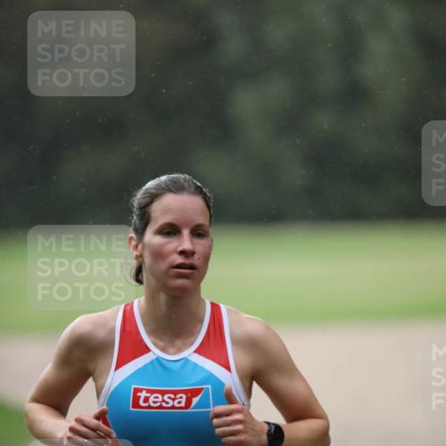 30.08.2026 - Elbe Triathlon Hamburg Antke Förster http://msf.ph/oto/10109554 30.08.2026 15:43:09 Laufen 1353, 4 meine-sportfotos.de