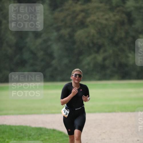30.08.2026 - Elbe Triathlon Hamburg Antke Förster http://msf.ph/oto/10109570 30.08.2026 15:43:59 Laufen 163 meine-sportfotos.de