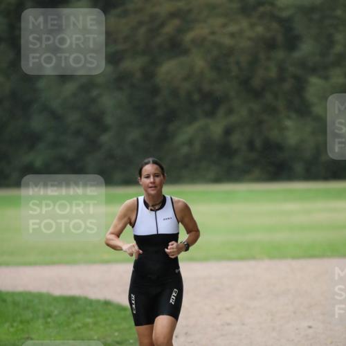 30.08.2026 - Elbe Triathlon Hamburg Antke Förster http://msf.ph/oto/10109584 30.08.2026 15:44:51 Laufen 3 meine-sportfotos.de