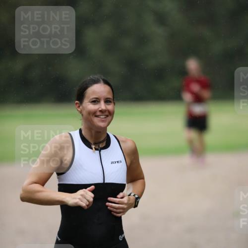 30.08.2026 - Elbe Triathlon Hamburg Antke Förster http://msf.ph/oto/10109590 30.08.2026 15:44:53 Laufen 3, 3, 3 meine-sportfotos.de
