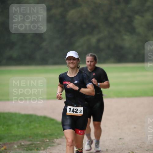 30.08.2026 - Elbe Triathlon Hamburg Antke Förster http://msf.ph/oto/10109610 30.08.2026 15:46:18 Laufen 3, 142, 3, 2 meine-sportfotos.de