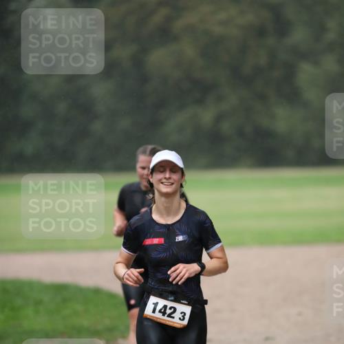 30.08.2026 - Elbe Triathlon Hamburg Antke Förster http://msf.ph/oto/10109612 30.08.2026 15:46:19 Laufen 3, 142, 3 meine-sportfotos.de