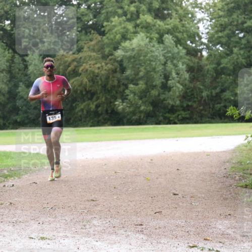 30.08.2026 - Elbe Triathlon Hamburg Antke Förster http://msf.ph/oto/10109615 30.08.2026 16:17:59 Laufen 135 meine-sportfotos.de