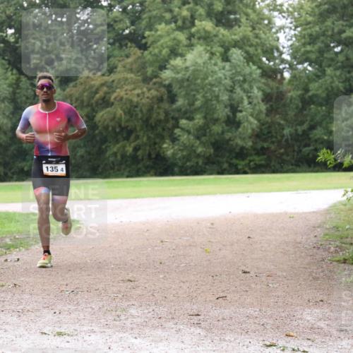 30.08.2026 - Elbe Triathlon Hamburg Antke Förster http://msf.ph/oto/10109617 30.08.2026 16:17:59 Laufen 1354 meine-sportfotos.de