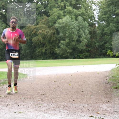 30.08.2026 - Elbe Triathlon Hamburg Antke Förster http://msf.ph/oto/10109619 30.08.2026 16:18:00 Laufen 135, 4 meine-sportfotos.de