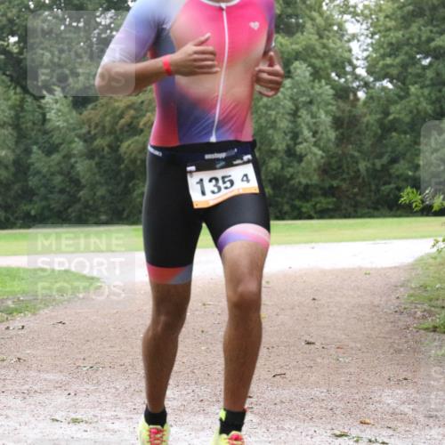 30.08.2026 - Elbe Triathlon Hamburg Antke Förster http://msf.ph/oto/10109625 30.08.2026 16:18:02 Laufen 1354 meine-sportfotos.de