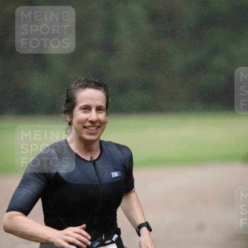 30.08.2026 - Elbe Triathlon Hamburg Antke Förster http://msf.ph/oto/10109630 30.08.2026 15:46:26 Laufen 1713, 3, 13, 73850 meine-sportfotos.de