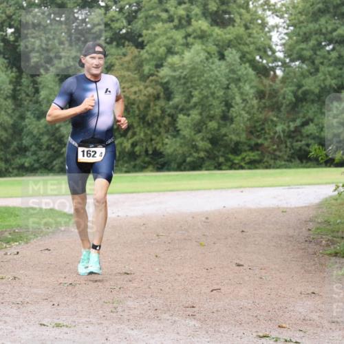 30.08.2026 - Elbe Triathlon Hamburg Antke Förster http://msf.ph/oto/10109635 30.08.2026 16:20:15 Laufen 162, 4 meine-sportfotos.de
