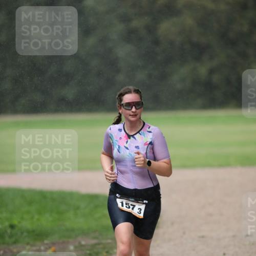 30.08.2026 - Elbe Triathlon Hamburg Antke Förster http://msf.ph/oto/10109638 30.08.2026 15:46:40 Laufen 157, 3 meine-sportfotos.de