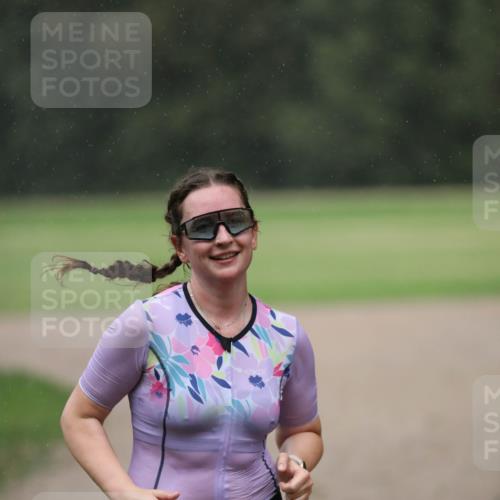 30.08.2026 - Elbe Triathlon Hamburg Antke Förster http://msf.ph/oto/10109644 30.08.2026 15:46:42 Laufen 157, 3 meine-sportfotos.de