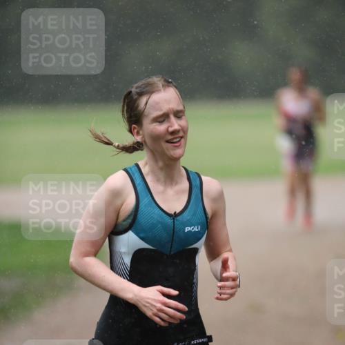 30.08.2026 - Elbe Triathlon Hamburg Antke Förster http://msf.ph/oto/10109650 30.08.2026 15:47:55 Laufen 1723 meine-sportfotos.de