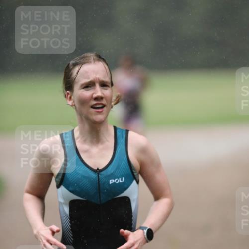 30.08.2026 - Elbe Triathlon Hamburg Antke Förster http://msf.ph/oto/10109652 30.08.2026 15:47:55 Laufen 1723 meine-sportfotos.de